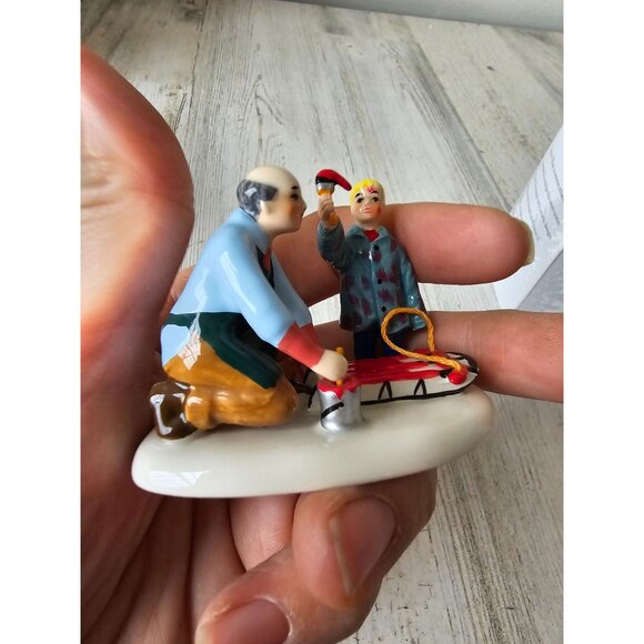 Dept 56 Grandpa's Little helper 4025327 Snow village sled people accessory Xmas - Picture 7 of 8